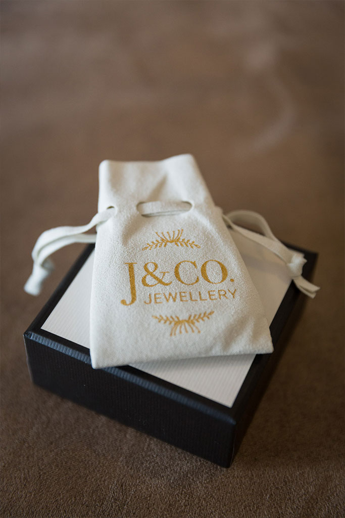 a bag for wedding jewelleries